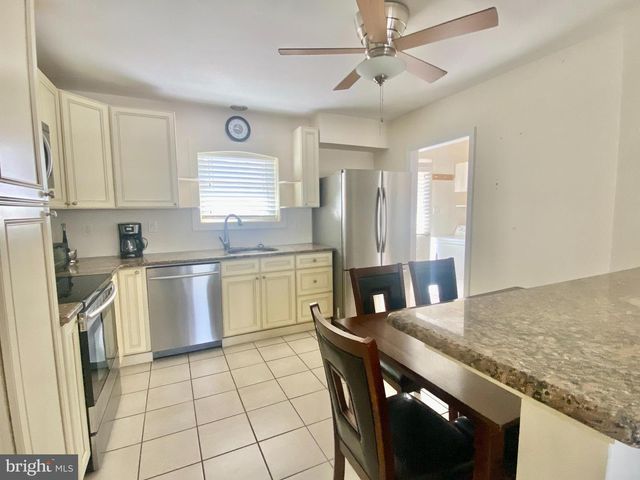 1306 BAYSHORE AVE, Brigantine, NJ 08203