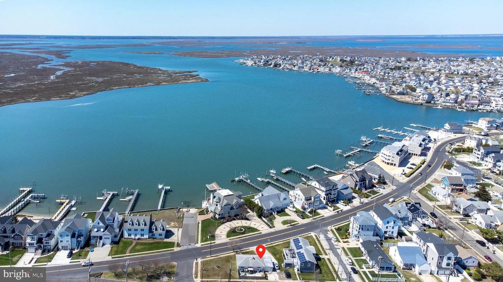 1306 BAYSHORE AVE, Brigantine, NJ 08203