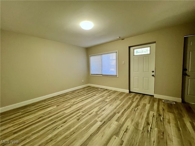 2972 N Turkeyfoot Road, Akron, OH 44319