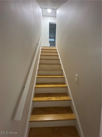 2972 N Turkeyfoot Road, Akron, OH 44319