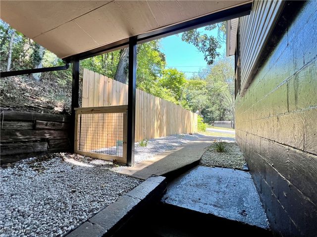 2972 N Turkeyfoot Road, Akron, OH 44319