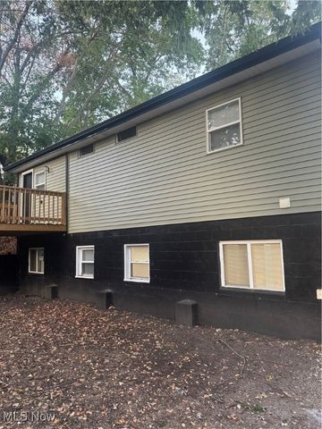 2972 N Turkeyfoot Road, Akron, OH 44319