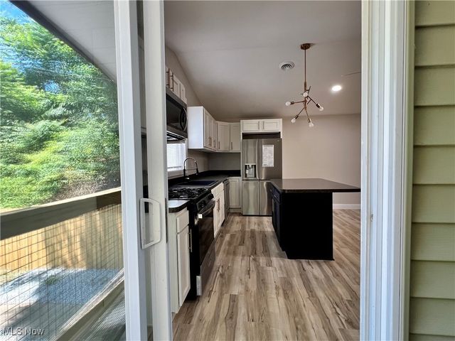 2972 N Turkeyfoot Road, Akron, OH 44319