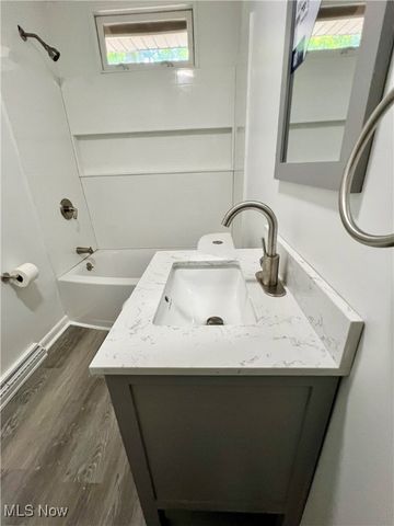 2972 N Turkeyfoot Road, Akron, OH 44319