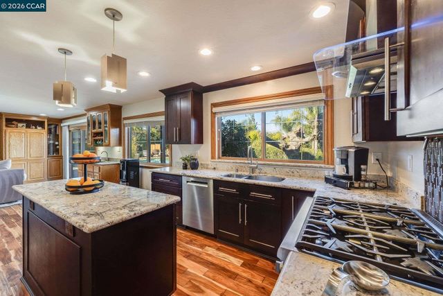 5817 Mitchell Canyon Ct, Clayton, CA 94517