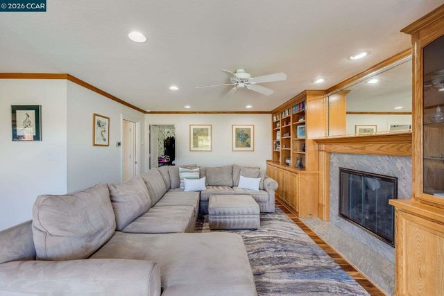 5817 Mitchell Canyon Ct, Clayton, CA 94517