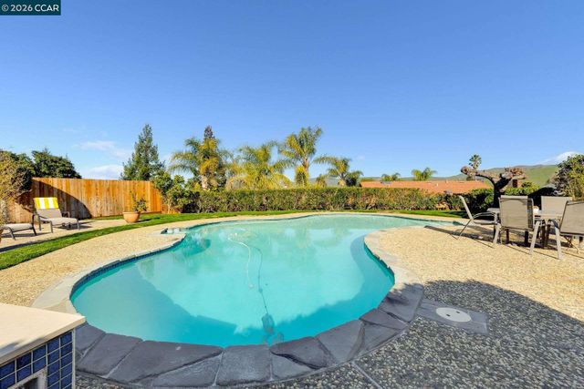 5817 Mitchell Canyon Ct, Clayton, CA 94517