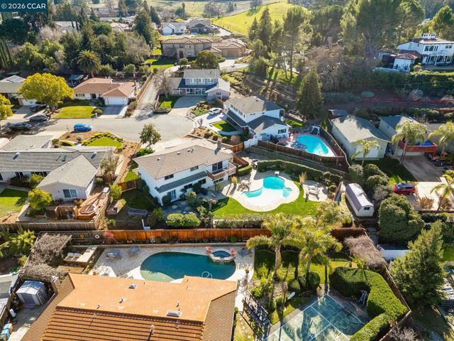 5817 Mitchell Canyon Ct, Clayton, CA 94517