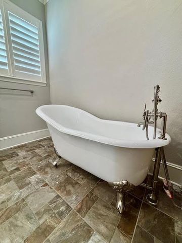 8970 Navigation Circle, Montgomery, TX 77316