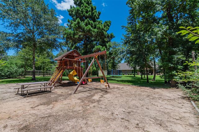 8970 Navigation Circle, Montgomery, TX 77316