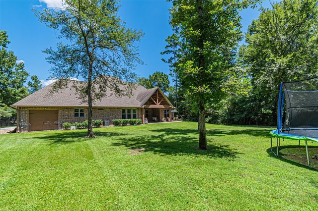 8970 Navigation Circle, Montgomery, TX 77316