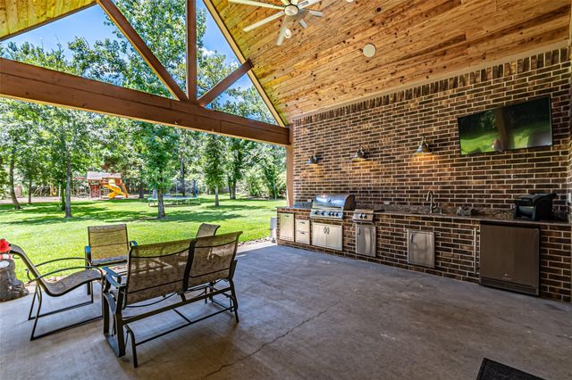 8970 Navigation Circle, Montgomery, TX 77316