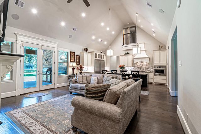 8970 Navigation Circle, Montgomery, TX 77316