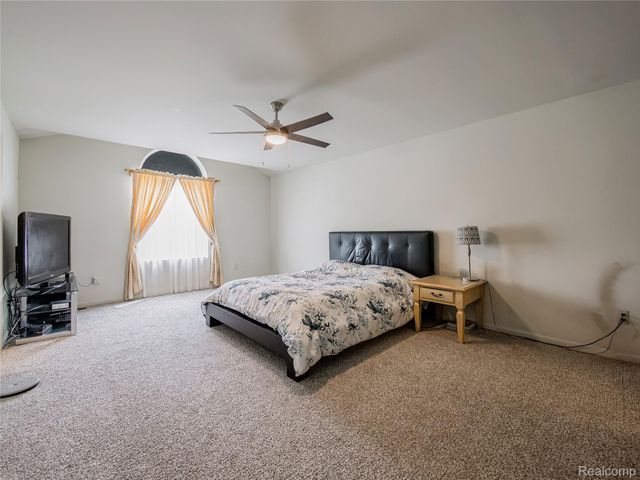 2931 Briarwood Drive, Troy, MI 48085