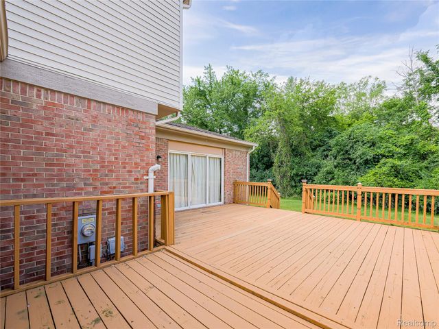 2931 Briarwood Drive, Troy, MI 48085