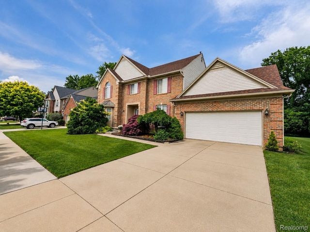 2931 Briarwood Drive, Troy, MI 48085