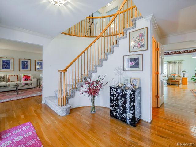 2931 Briarwood Drive, Troy, MI 48085