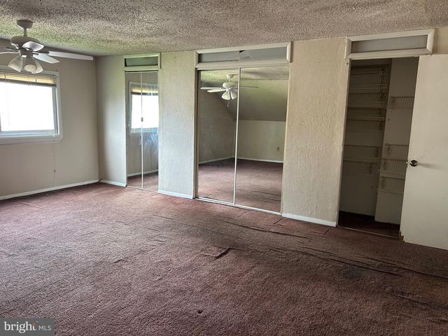 17 PARKHILL LN, Sicklerville, NJ 08081