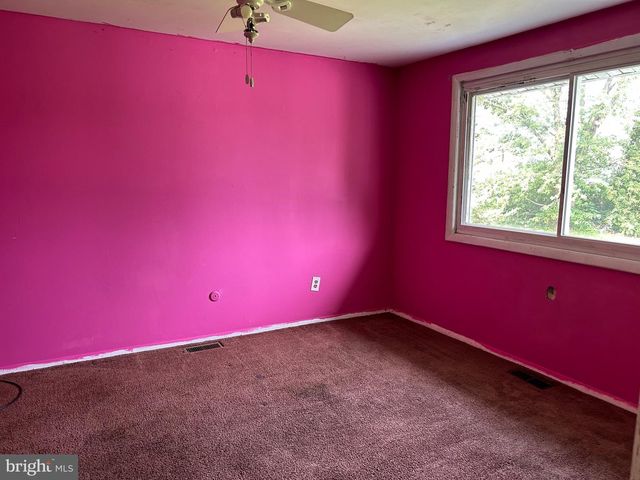 17 PARKHILL LN, Sicklerville, NJ 08081