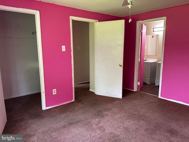 17 PARKHILL LN, Sicklerville, NJ 08081