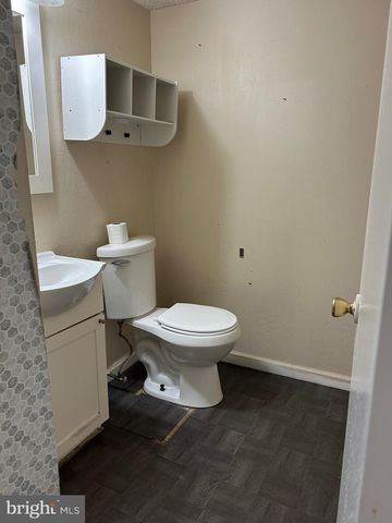 17 PARKHILL LN, Sicklerville, NJ 08081