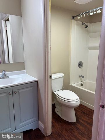 17 PARKHILL LN, Sicklerville, NJ 08081