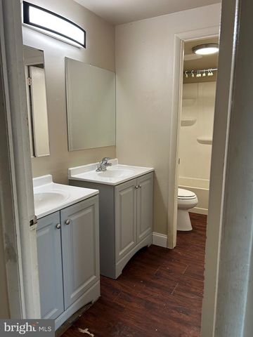 17 PARKHILL LN, Sicklerville, NJ 08081