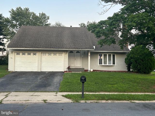 17 PARKHILL LN, Sicklerville, NJ 08081