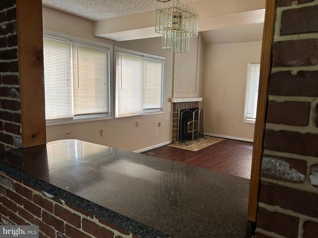 17 PARKHILL LN, Sicklerville, NJ 08081