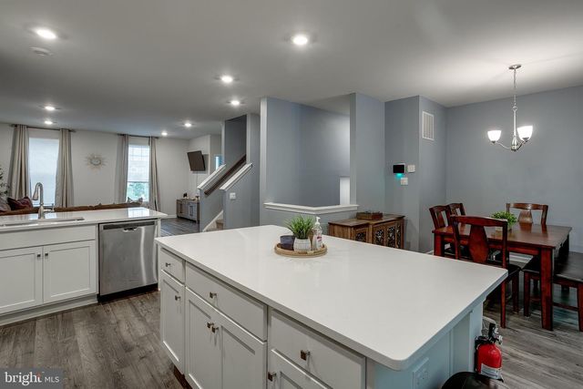104 LEVIS DR, Mount Holly, NJ 08060