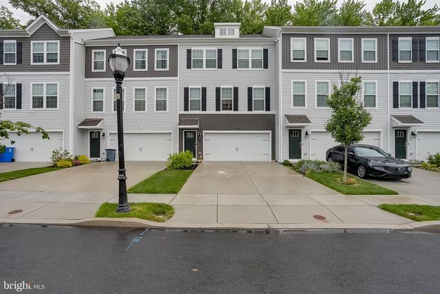 104 LEVIS DR, Mount Holly, NJ 08060