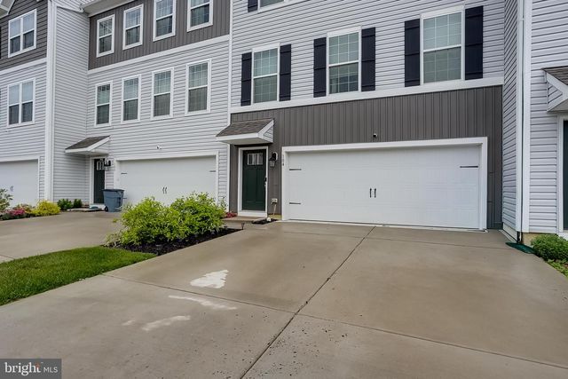104 LEVIS DR, Mount Holly, NJ 08060