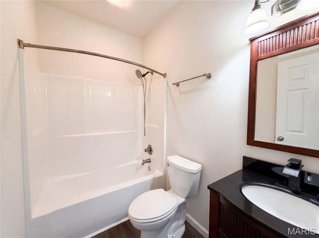 120 Fox Hill Court, Edwardsville, IL 62025