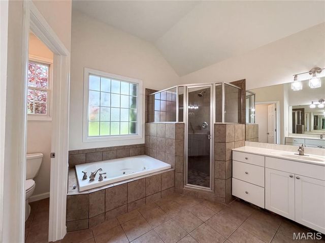 120 Fox Hill Court, Edwardsville, IL 62025