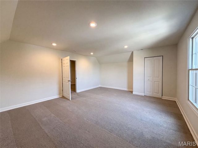 120 Fox Hill Court, Edwardsville, IL 62025