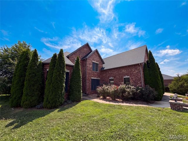 120 Fox Hill Court, Edwardsville, IL 62025