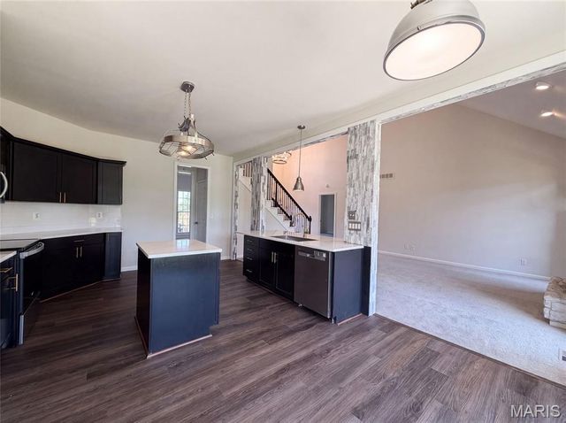 120 Fox Hill Court, Edwardsville, IL 62025