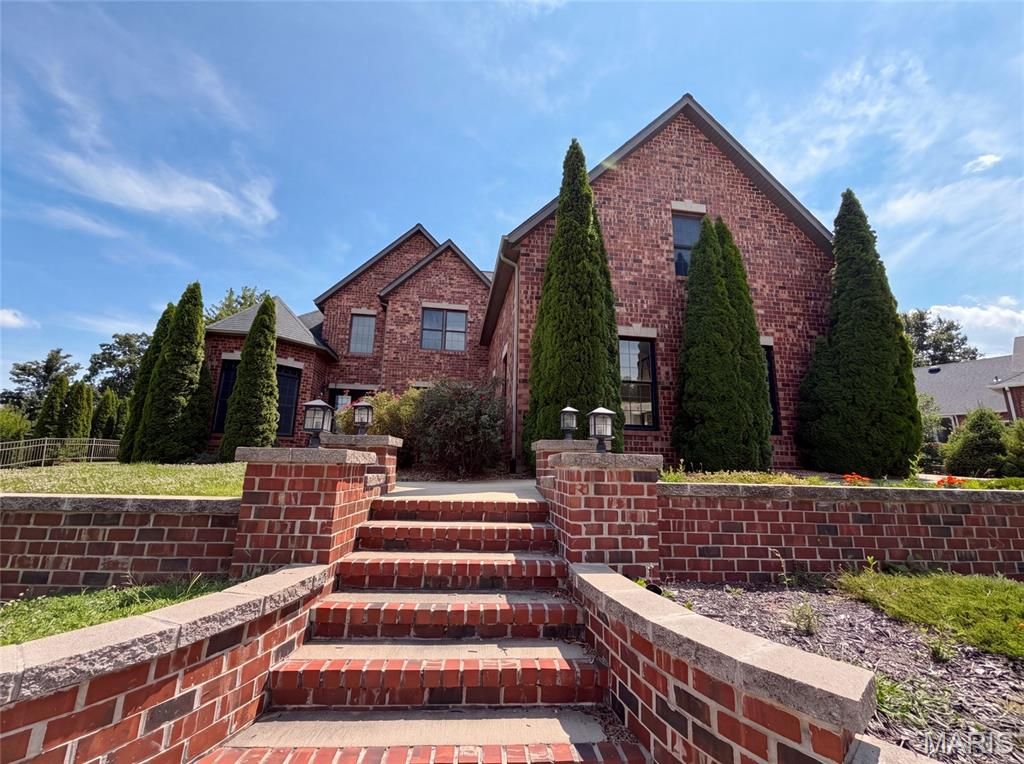 120 Fox Hill Court, Edwardsville, IL 62025