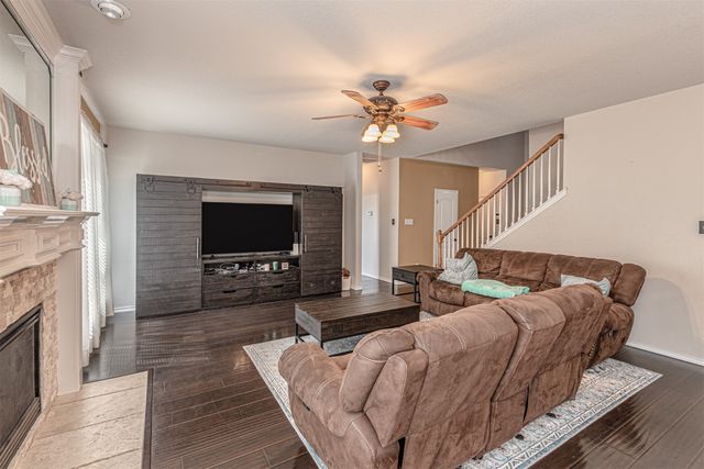 5724 Table Rock Drive, Fort Worth, TX 76131