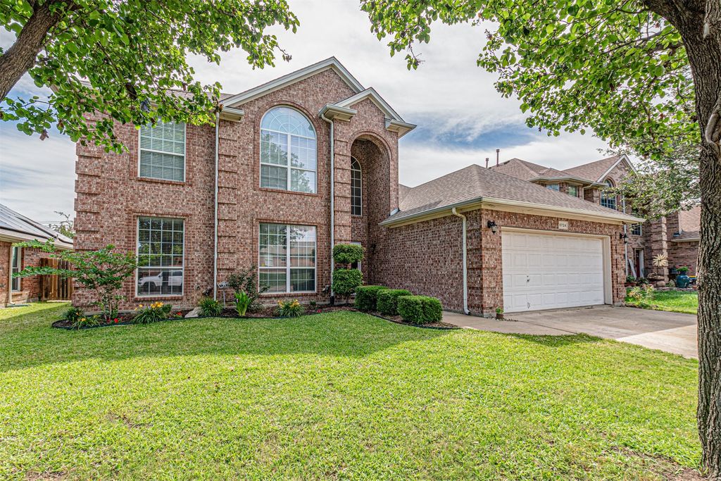 5724 Table Rock Drive, Fort Worth, TX 76131