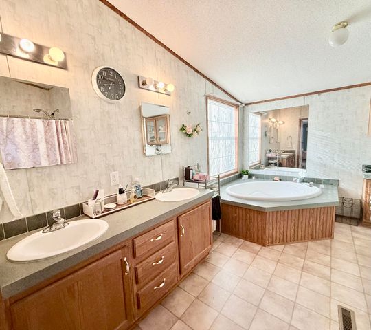 569 O'Neil Road, West Chazy, NY 12992