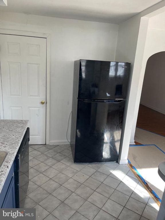 219 HOUSTON ST, CHESTER, PA 19013 — photo 2