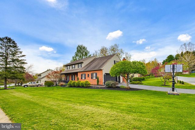 1001 FIELDSTONE CT, Lancaster, PA 17603