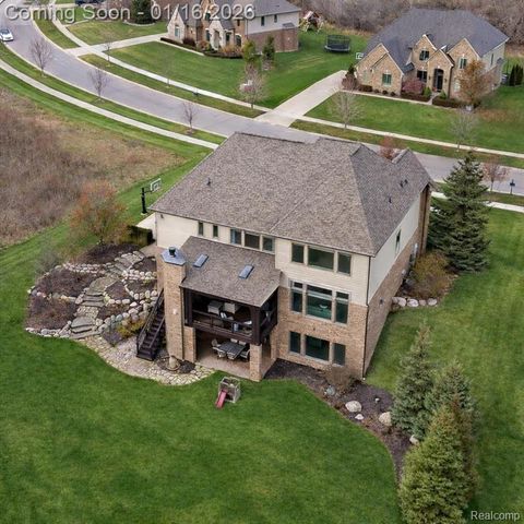 3575 Royal Berkshire Lane, Oakland, MI 48363
