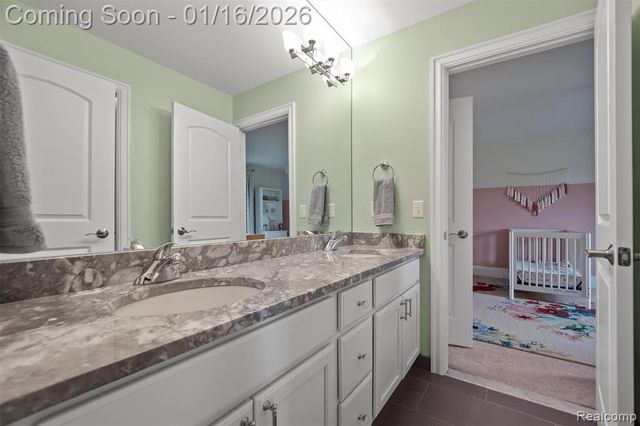 3575 Royal Berkshire Lane, Oakland, MI 48363