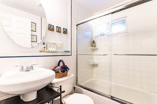 76 Business St, Boston, MA 02136