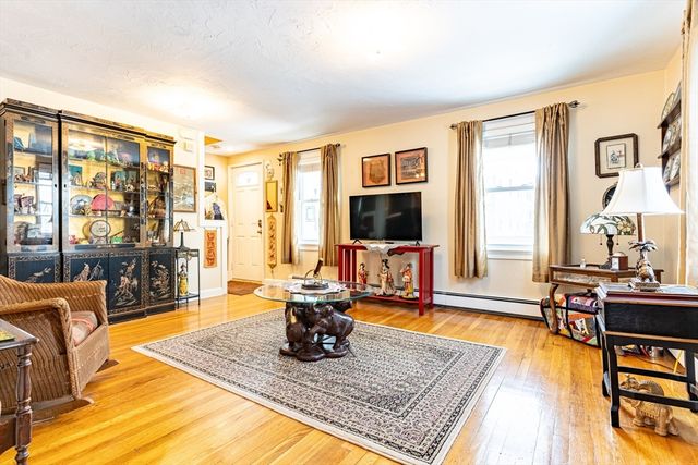 76 Business St, Boston, MA 02136