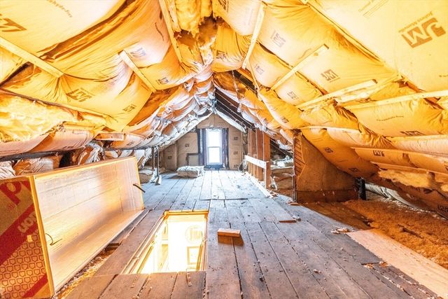 76 Business St, Boston, MA 02136