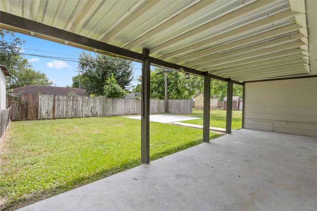 804 Valerie Avenue, Pasadena, TX 77502