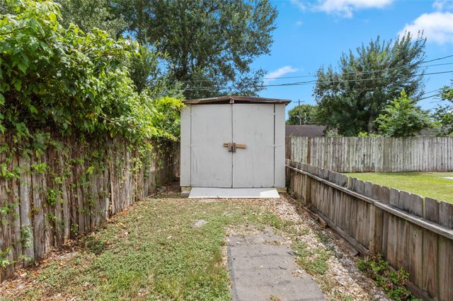 804 Valerie Avenue, Pasadena, TX 77502